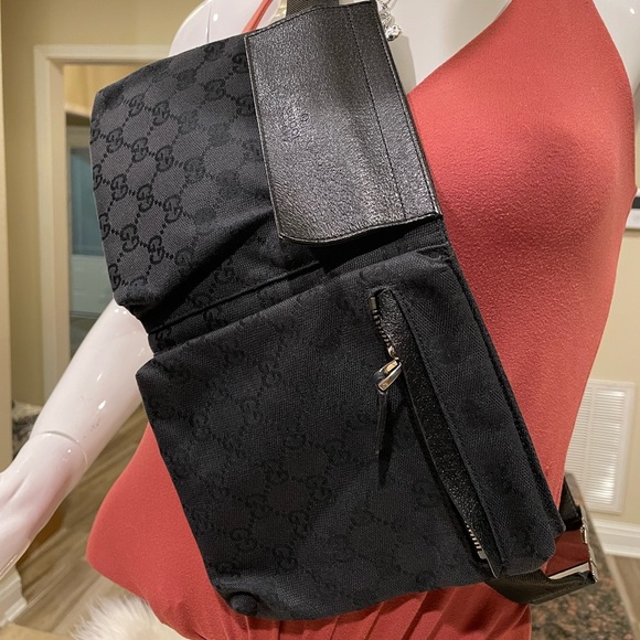 🎉SOLD! Gucci GG Waist Bag - Picture 2 of 10